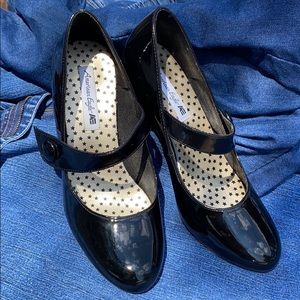 American Eagle black 3” Mary Jane pump